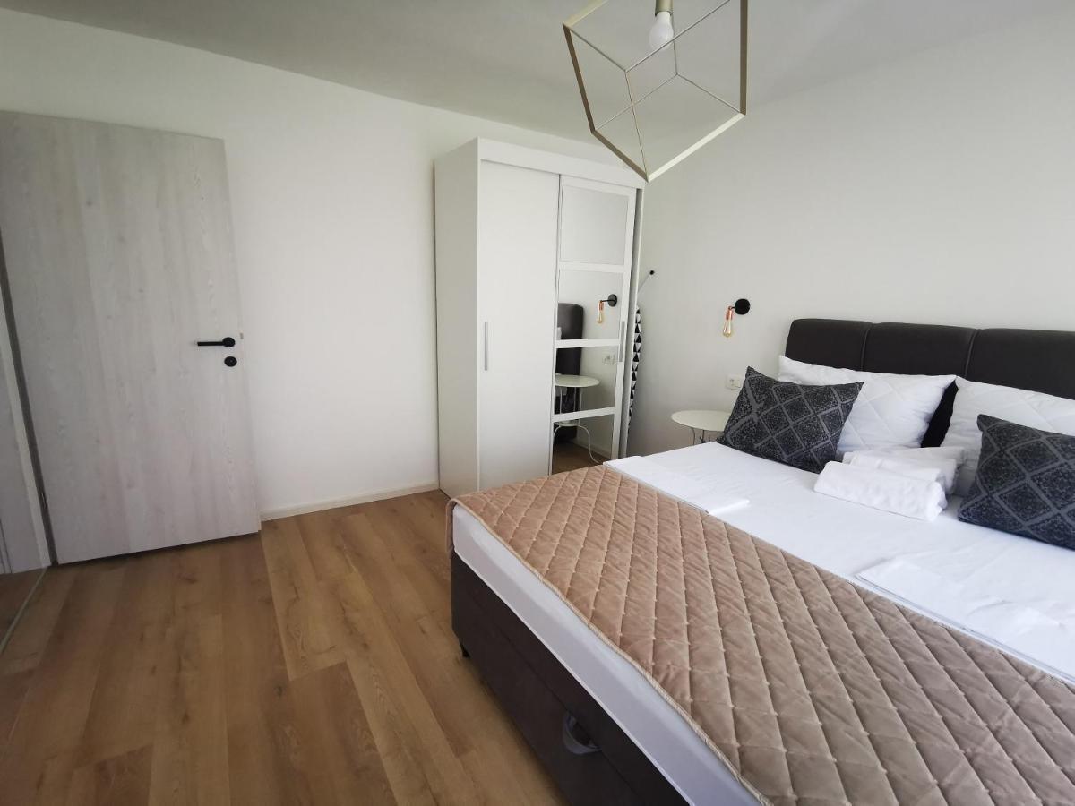 City Center Apartment Bravos Makarska Exteriör bild