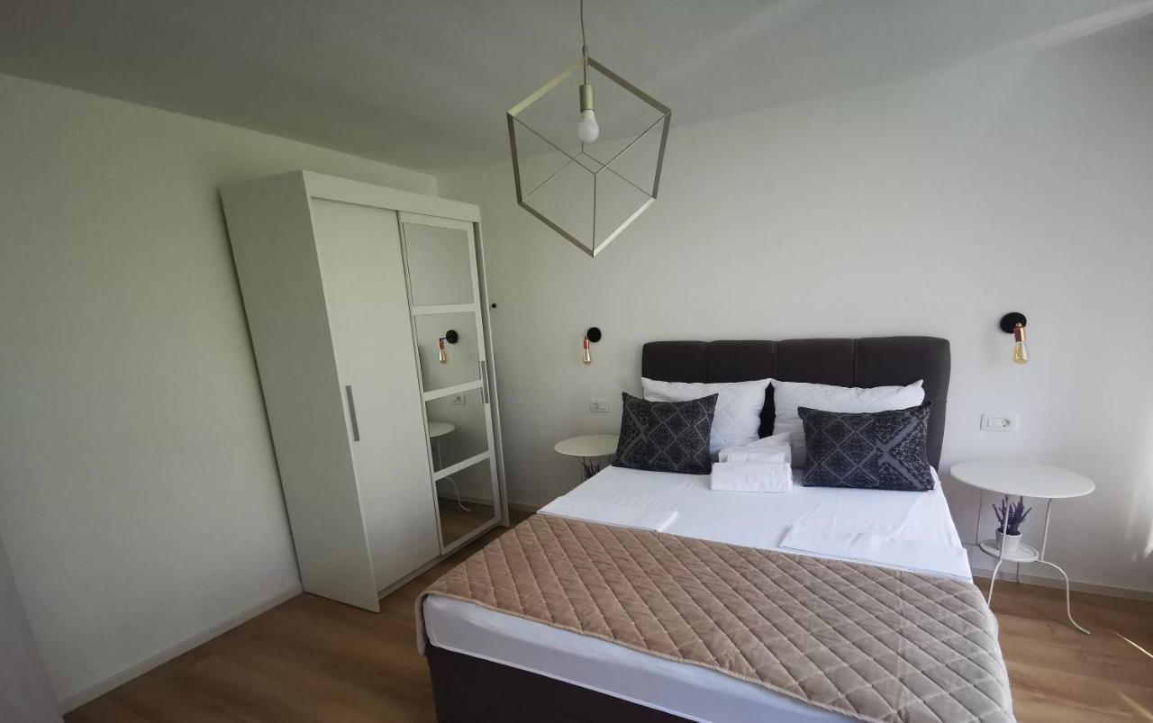 City Center Apartment Bravos Makarska Exteriör bild